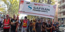 Les syndicats de plusieurs groupes aéronautiques ont défilé ce mardi 18 octobre à Toulouse pour réclamer des hausses de salaires.