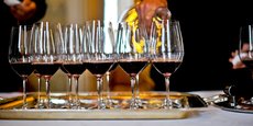 Avec la crise du vignoble bordelais, miné par une baisse de la consommation, les cuves de vin vendu en vrac ont du mal à se vider.