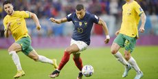 La France a largement battu l'Australie pour son premier match au Qatar, mardi soir.