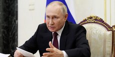 Le président russe Vladimir Poutine préside une réunion à Moscou