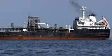 Deux tankers, le Kerala et le Fiorella, affrétés par la major américaine Chevron, chargent du pétrole brut à la raffinerie de Bajo Grande, sur le lac de Maracaibo, près de la ville de Zulia, au Venezuela, le 5 janvier 2023. C'est le premier chargement de pétrole vénézuélien par une compagnie des Etats-Unis depuis 4 ans.