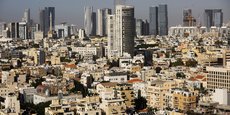 Vue générale de Tel Aviv depuis la fenêtre d'un hôtel à Tel Aviv, Israël