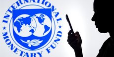 « Un relâchement prématuré pourrait faire courir le risque d'une forte résurgence de l'inflation une fois que l'activité aura rebondi, laissant les pays sensibles à de nouveaux chocs qui pourraient désancrer les anticipations d'inflation », écrit le FMI.