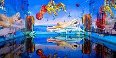 Les flots de l'ancienne base sous-marine reflètent désormais l'univers de Dalí et Gaudi jusqu'au 4 janvier 2024.