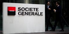 e logo de Société Générale est visible sur le siège social du quartier financier et d'affaires de La Défense