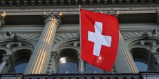 En raison de cette perte, la Banque centrale suisse a indiqué qu’elle supprime les versements à la Confédération et aux cantons, qu'elle leur fait habituellement.
