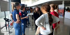 À l'occasion de la journée internationale des droits de femmes, 200 collégiennes et lycéennes ont été invitées au Delivery center d'Airbus à Toulouse.