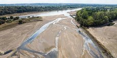 Le cours de la Loire est au plus bas.