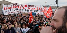 Manifestation jeudi 16 mars sur la place de la Concorde après l'annonce du 49.3.