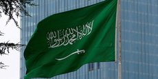 L'Arabie saoudite entretient un partenariat traditionnellement étroit avec les États-Unis. Cette relation a toutefois été récemment mise à rude épreuve en raison de différends relatifs aux droits de l'homme et à la production de pétrole.