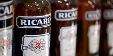 M. Leclerc menace de ne pas mettre en rayon les produits de la marque Pernod Ricard.