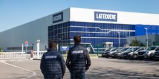 Depuis plus d'une semaine, une partie des salariés de l'usine du futur de Latécoère à Toulouse-Montredon sont en grève contre le projet de délocalisation.