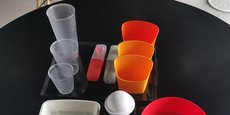 Fabriquée à partir de produits bio-sourcés, y compris la cellulose de bois, la vaisselle éphémère d’Useo répond aux nouvelles normes d'interdiction des assiettes et couverts à usage unique.