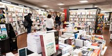 La librairie compte aujourd'hui 80.000 références d'ouvrages et accueille de nombreuses conférences et débats.