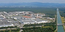 L'usine Stellantis (ex-Peugeot) est implantée dans la forêt de la Hardt, en périphérie de Mulhouse, depuis 1962.