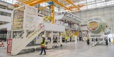 Airbus teste à Toulouse pour la première fois sur une FAL un système de logistique automatisé.