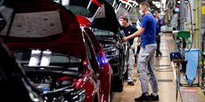 Les constructeurs automobiles allemands ont tous les deux été impactés par les pénuries de composants et les retards sur les chaînes d'approvisionnement, ralentissant la production.