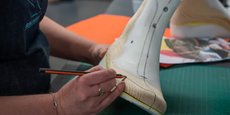 En Lozère, la PME Boucharenc fabrique des chaussures et des semelles orthopédiques sur-mesure.