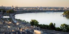 À Bordeaux, sur les douze derniers mois, Meilleurs Agents observe une baisse de -8,6 % des appartements anciens par rapport aux douze mois précédents.