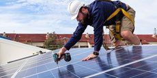 La loi ENR entend répondre à l'objectif fixé par Emmanuel Macron pour 2050 de multiplier par dix la capacité de production d'énergie solaire pour dépasser les 100 GW.