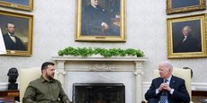 Photo d'archives du président ukrainien Volodymyr Zelenskiy et le président américain Joe Biden à Washington, aux Etats-Unis. /Photo prise le 21 septembre 2023/REUTERS/Kevin Lamarque