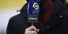 Canal+ pourrait aussi se réinviter dans la danse, alors que le président du directoire du groupe Maxime Saada avait prévenu la Ligue que la chaîne cryptée ne participerait pas aux enchères, fin septembre.