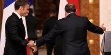 Emmanuel Macron au Caire aux côtés du président égyptien.