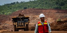 Vue de la mine de nickel de Sorowako en Indonésie. Le site est exploité par la filiale indonésienne de la compagnie minière brésilienne Vale. Selon l'US Geological Survey, l'Indonésie possède les premières réserves mondiale de nickel, avec une part de 22%, correspondant à 21 millions de tonnes.