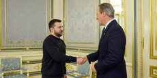Volodymyr Zelensky a rencontré à Kiev le nouveau ministre britannique des Affaires étrangères, David Cameron.