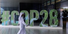 L'émirat arabe de Dubaï accueille cette année la COP. Une première pour un pays du Golfe, grand producteur de pétrole et de gaz. Les ONG dénoncent ce choix.