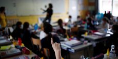 Dernier jour pour les élèves des écoles françaises avant la fermeture de trois semaines du COVID