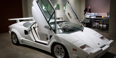 Une Lamborghini Countach 1989, édition 25e anniversaire, présentée lors d'une conférence de presse à New York