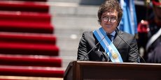 JavierMilei a été élu sur un programme de « tronçonnage » de l'Etat, de dégagisme de la « caste politique » et de thérapie de choc pour redresser l'Argentine où l'inflation dépasse les 160% sur un an et qui compte plus de 40% de pauvres.