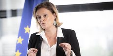 « L'État est là pour la soutenir concrètement : jusqu'à 75 000 euros d'aide pour le commerce en dur et jusqu'à 20 000 euros pour le commerce itinérant », souligne la ministre Olivia Grégoire.