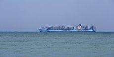 Le géant danois du transport maritime Maersk suspend pendant 48 heures le transit de sa flotte par un détroit stratégique en mer Rouge.