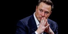 Elon Musk, directeur général de Tesla mise sur les robots taxis