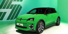 La R5 électrique sera proposée en version vert pop dans le tarif de base.