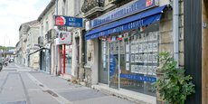 Malgré une baisse de 2,1 % du prix des appartements à Bordeaux, l'immobilier ancien ne connaît pas d'effondrement des prix en Gironde, selon les notaires.