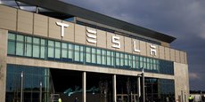 Pour cette usine Tesla occupant 300 hectares et où travaillent plus de 12.000 salariés, le préjudice de cet incendie est estimé par le groupe à plusieurs centaines de millions d'euros.