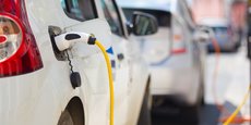 Le gouvernement américain a pour objectif que la moitié des voitures vendues aux États-Unis en 2030 soient électriques.