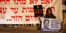 Des manifestants demandent la libération des otages de Gaza à Tel-Aviv