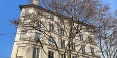 La Métropole de Lyon et trois bailleurs sociaux ont racheté près de 87 logements à la Compagnie Foncière Lyonnaise (filiale du CA-CE), afin de les transformer en logements sociaux, dans le cadre de son plan d'urgence de 10 millions d'euros, lancé en novembre 2023. Comme ici, cours Gambetta (7e arrondissement de Lyon).