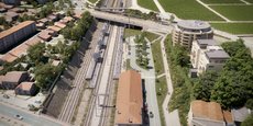 La gare Talence-Médoquine rouvrira en septembre 2025 au croisement des lignes TER Libourne-Bordeaux-Arcachon et Bordeaux-Le Verdon. Elle sera dotée d'un pôle multimodal et d'une nouvelle passerelle au-dessus des voies ferrées.