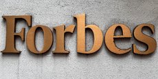 Un logo Forbes à Manhattan, New York City