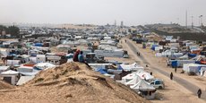 Campement de Palestiniens près de la ville de Rafah, le 26 avril.
