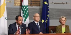 Le président chypriote Christodoulides, la présidente de la Commission européenne von der Leyen et le Premier ministre libanais par intérim Mikati