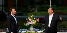 Le président chinois Xi Jinping et le président français Emmanuel Macron assistent à une cérémonie du thé à la résidence du gouverneur de la province de Guandong