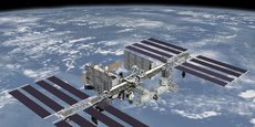 Située à quatre heures de vol de la Terre, la Station spatiale internationale doit arrêter de fonctionner en 2030.
