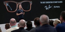 Mark Zuckerberg, PDG de Meta, présente une paire de lunettes intelligentes Ray-Ban