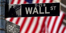 Un panneau indiquant Wall Street à New York